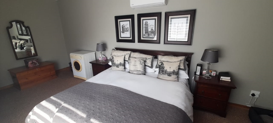 7 Bedroom Property for Sale in Bloemhof North West